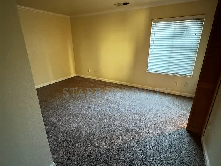 2625 Grizzly Hollow Way — Photo 11
