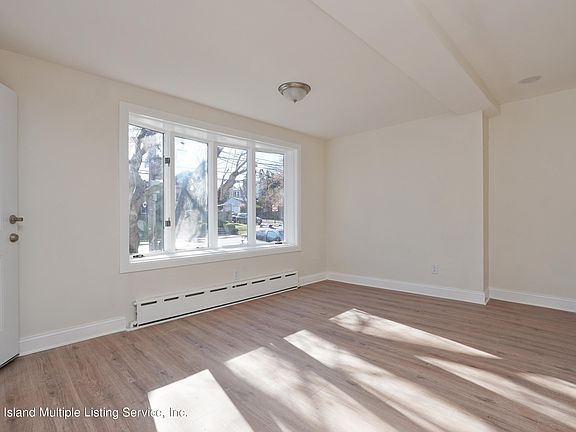 4th image of 1009 Forest Ave