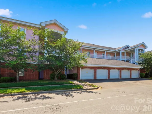 9054 Meadow Vista Rd, Charlotte, NC 28213