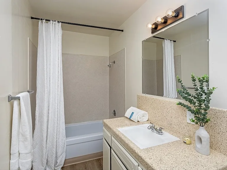 Sunset Gardens Townhomes — Photo 9