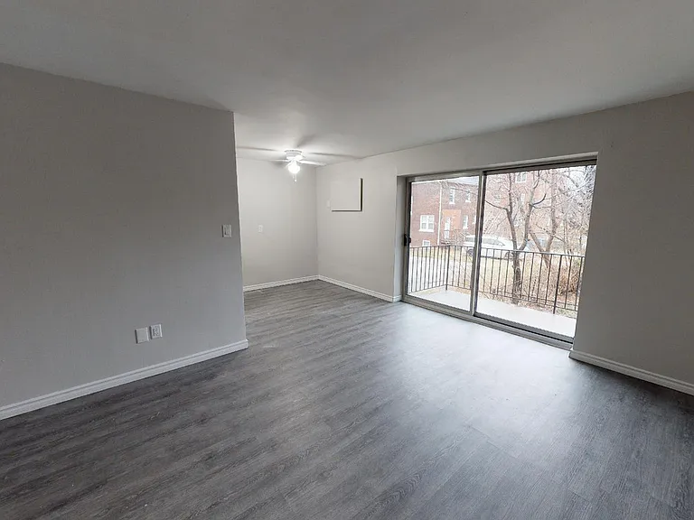 3125 Sandwich St — Photo 6