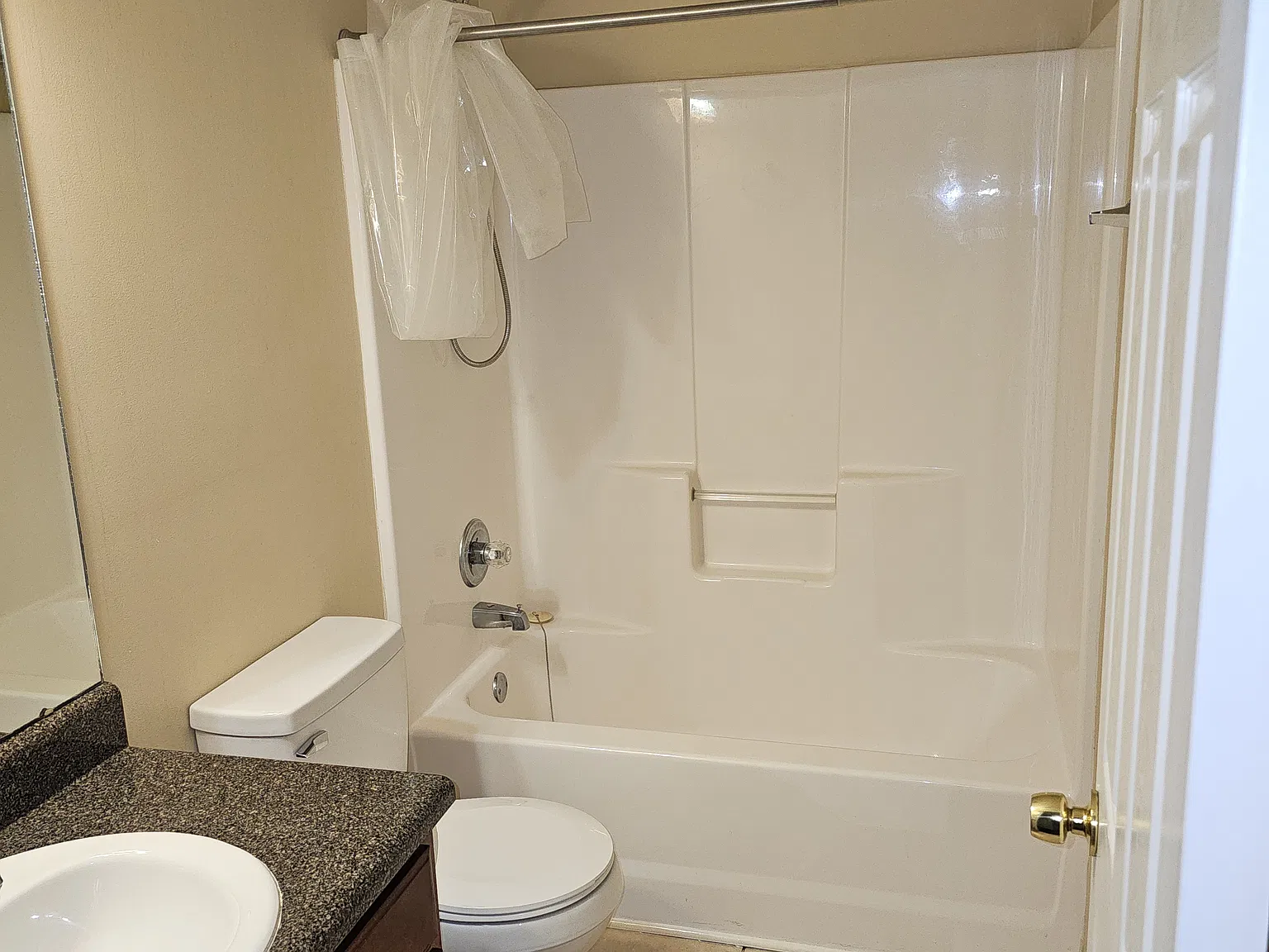 4 bed, 1708 sqft, $1,850 — Photo 3