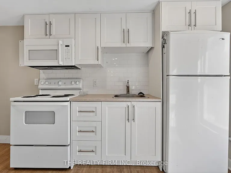 312 Piccadilly St #4 — Photo 6