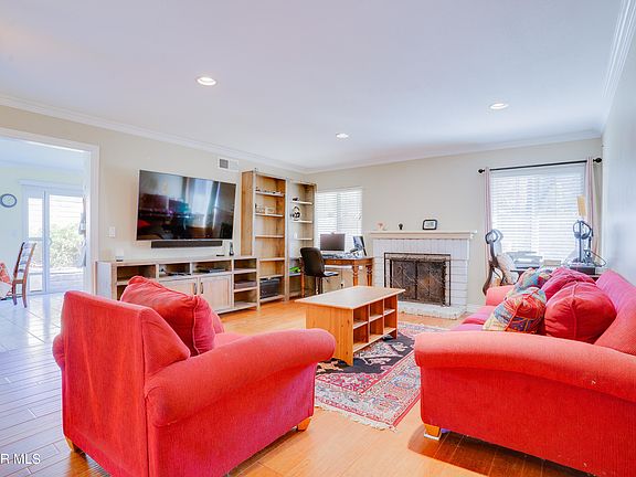 3rd image of 882 Maplewood Ave