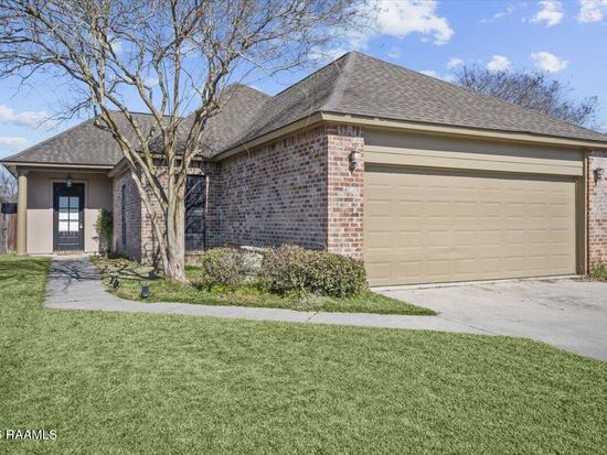 3172 Nicholson Lake Dr, Baton Rouge, LA 70810