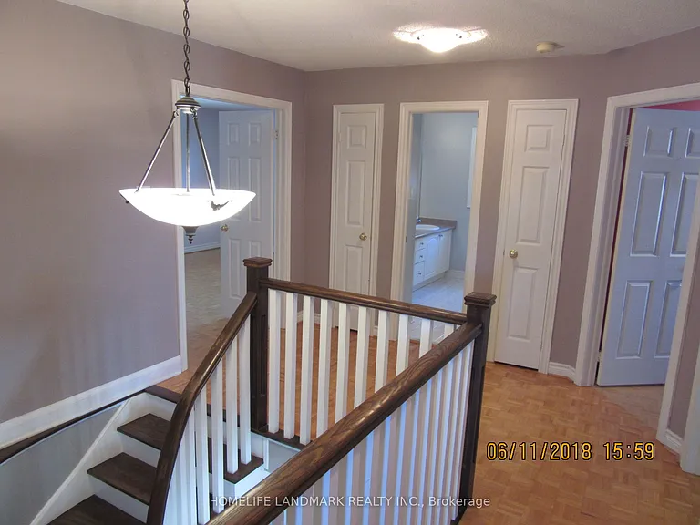 279 Chambers Cres — Photo 13