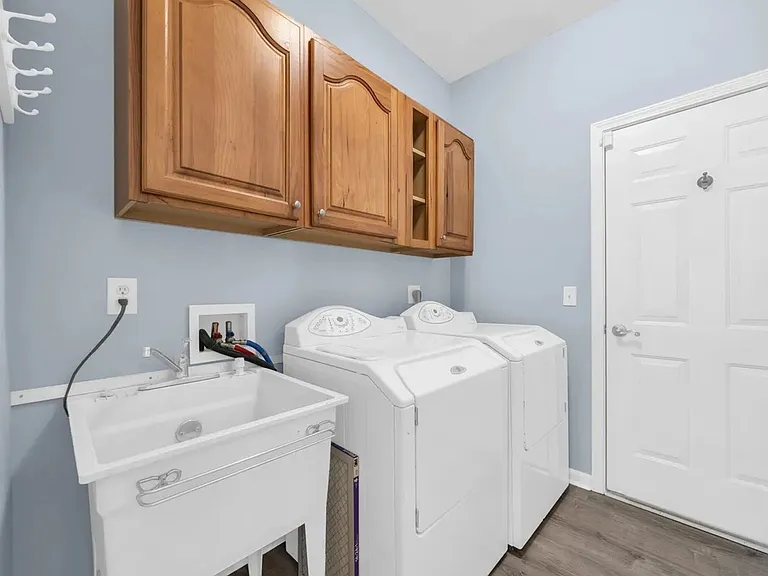 414 Carriage Lake Dr — Photo 24