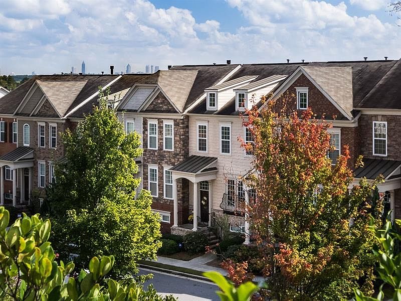 1st image of 2423 Natoma Ct SE #8