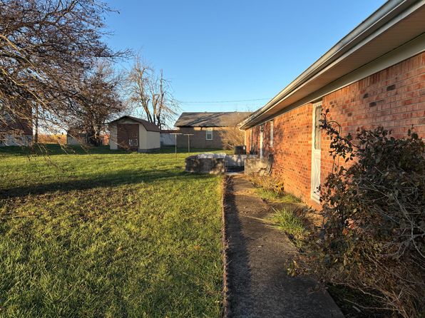 37 7th St, Winchester, KY 40391