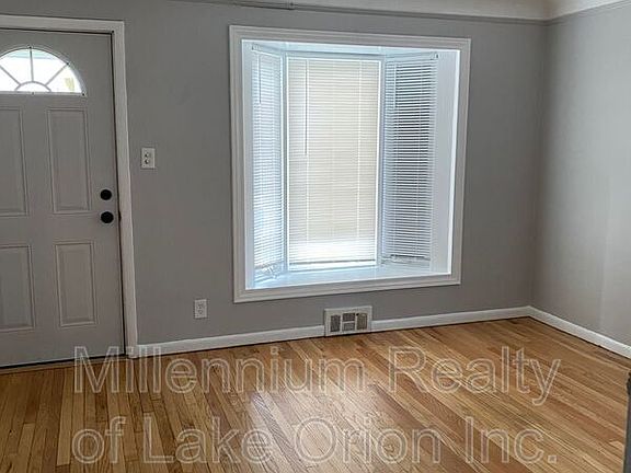 3rd image of 636 Lebaron Ave