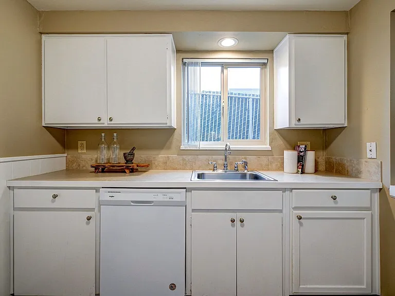 Upland Terrace — Photo 29