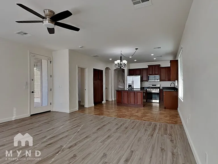 14535 W Port Royale Ln — Photo 8