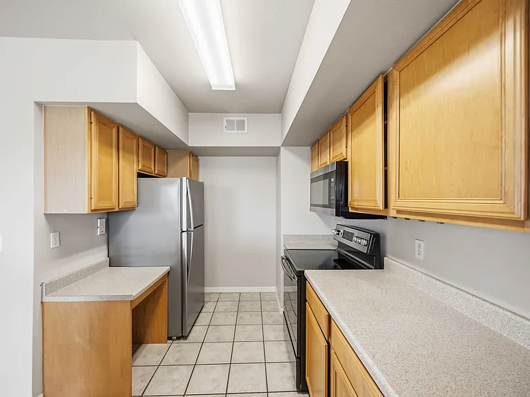 1025 Villagio Cir #208 — Photo 16
