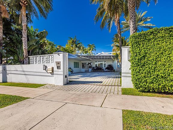 3rd image of 638 W Dilido Dr