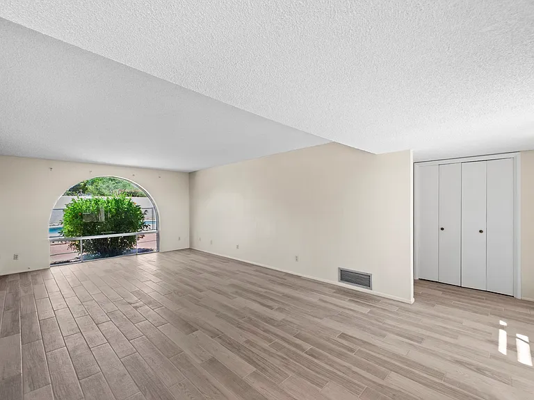 6109 N Zorrela Segundo — Photo 11