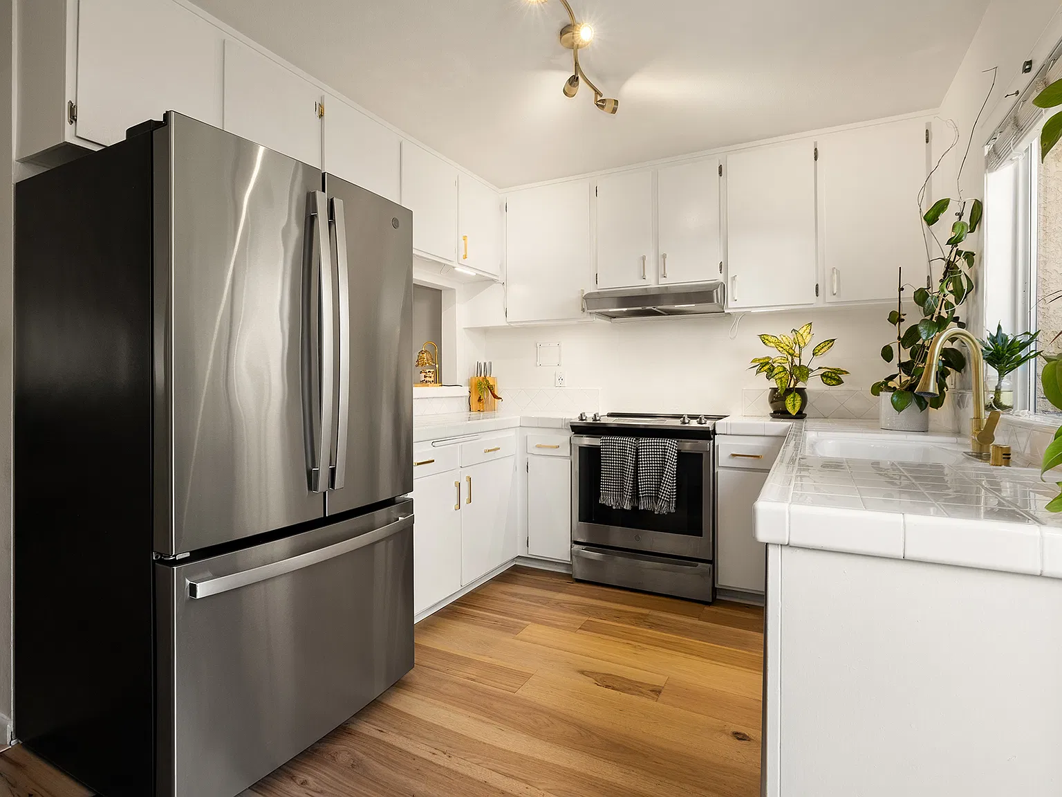 2 bed, 2.5 bath, 1100 sqft, $3,695 — Photo 4
