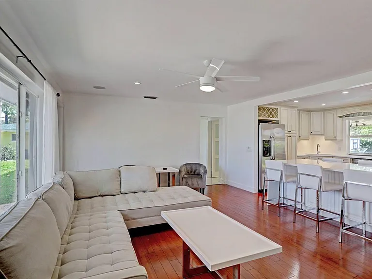 7115 Venetian Way — Photo 4