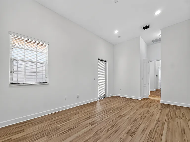 625 SW 146th Ter #901 — Photo 15