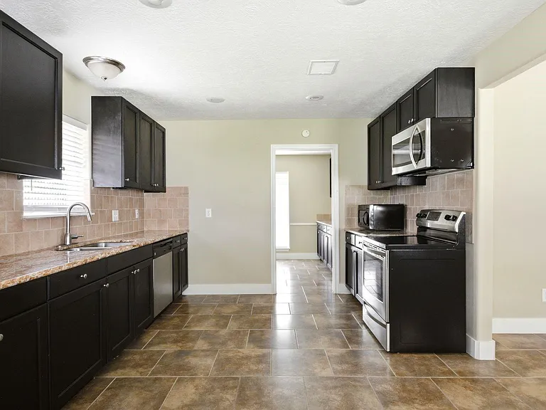 1511 Sungail Dr — Photo 15