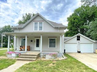 301 N Lincoln Ave, Graettinger, IA 51342