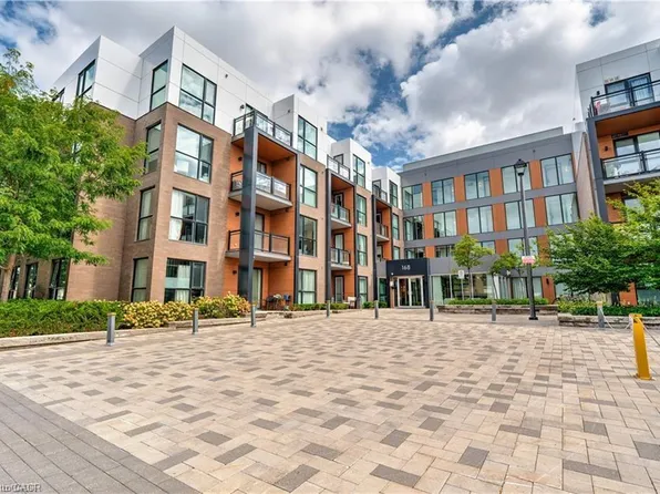 168 Sabina Dr #119, Oakville, ON L6H 0W5