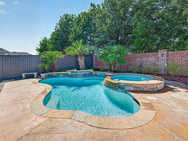 2072 Laurie Darlin Dr — Photo 28