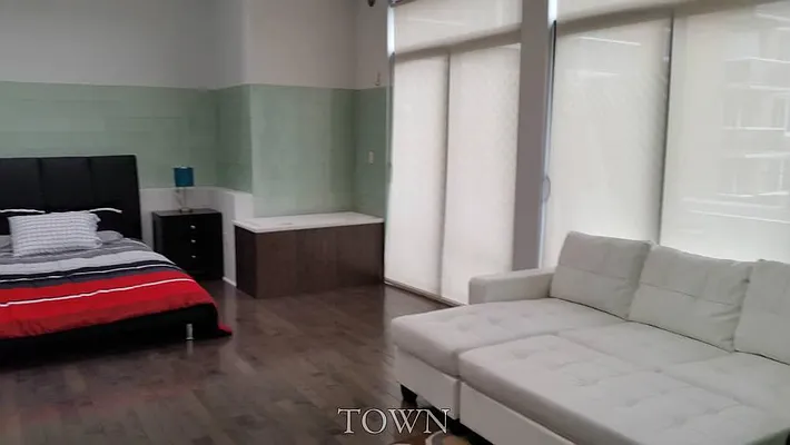Rented by Town Residential | media 9