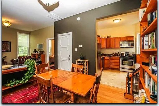 2 bed, 1100 sqft, $2,100 — Photo 2