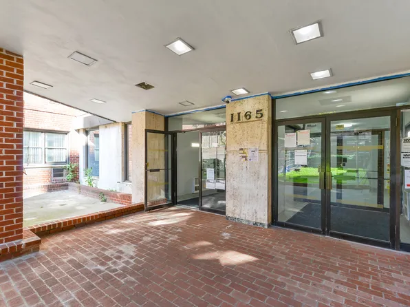 1165 East 54th Street image 2 of 21