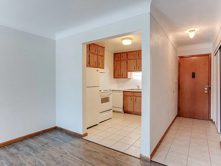 Arden Court Apartments — Photo 7