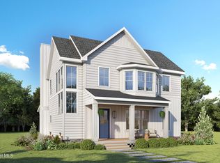 27 Aurora Ave, Saratoga Springs, NY 12866
