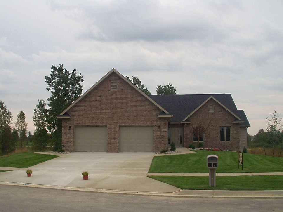 Beautiful Executive Living!