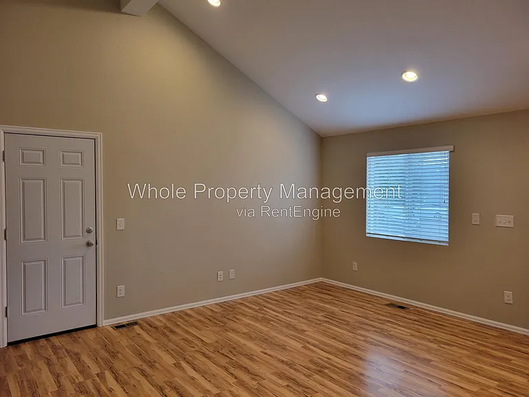 17685 E Temple Dr — Photo 2