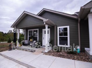 21 Flats Dr, Hurricane, WV 25526