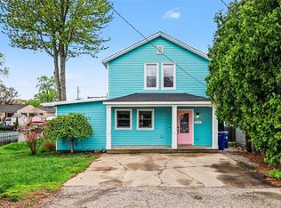 1430 Rossdale Dr, Waterford, MI 48328