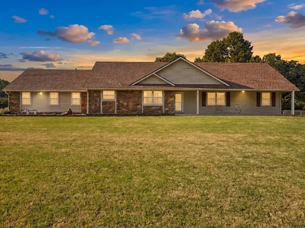 14256 E Dogwood Ln, Claremore, OK 74019