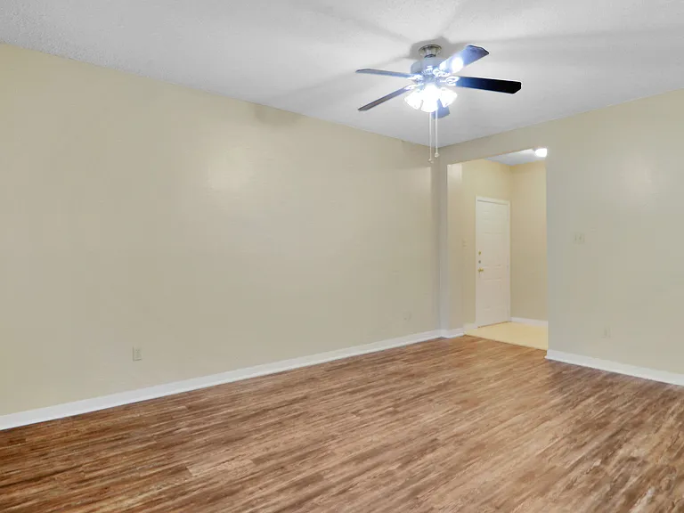 The Grove at Pleasant Valley Apartment Homes — Photo 16