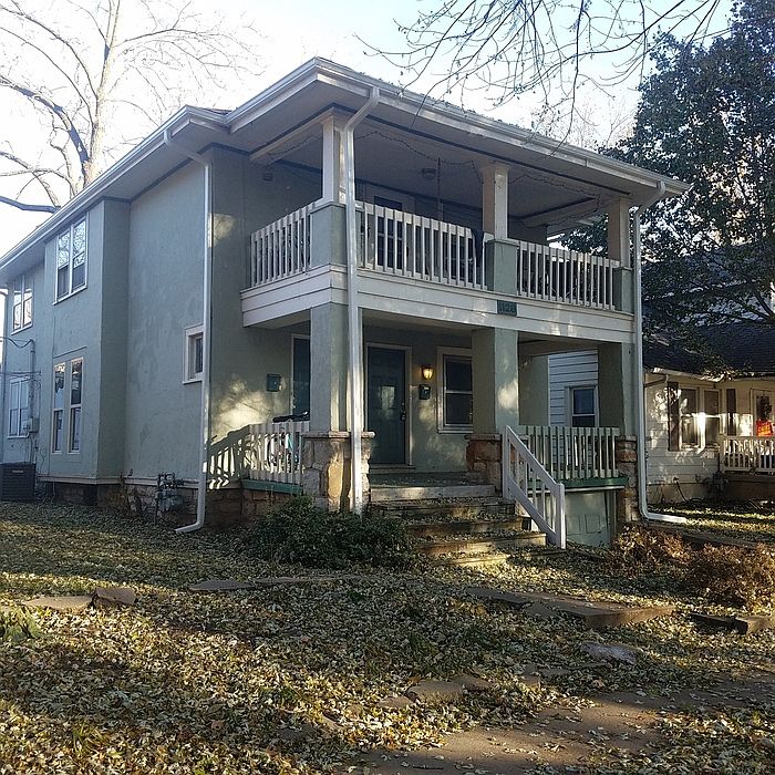 1st image of 1128 W 41st Ter