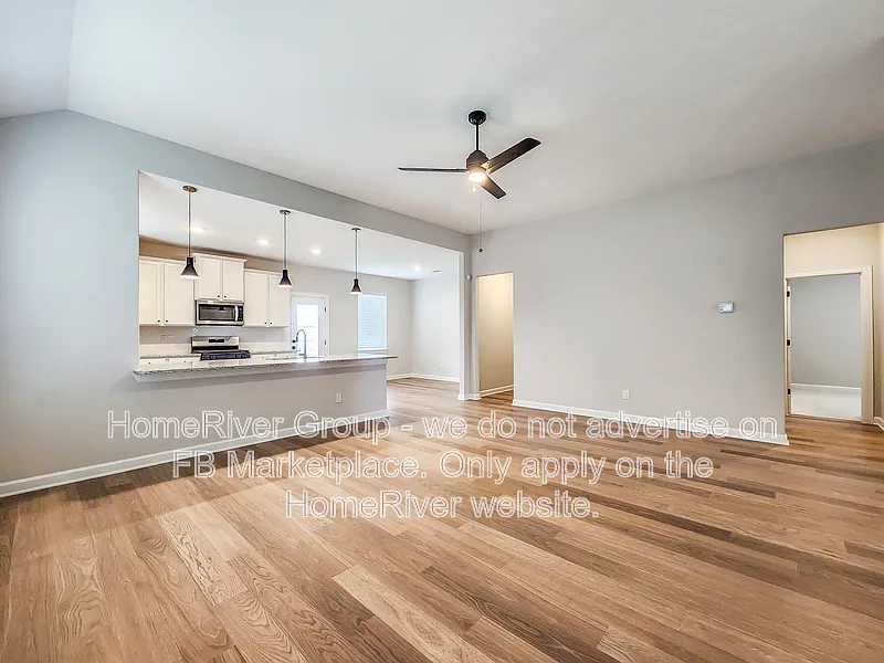 4 bed, 2.0 bath, 1819 sqft, $2,695 — Photo 3