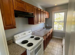 919 Douglas Ave APT 3, Providence, RI 02908