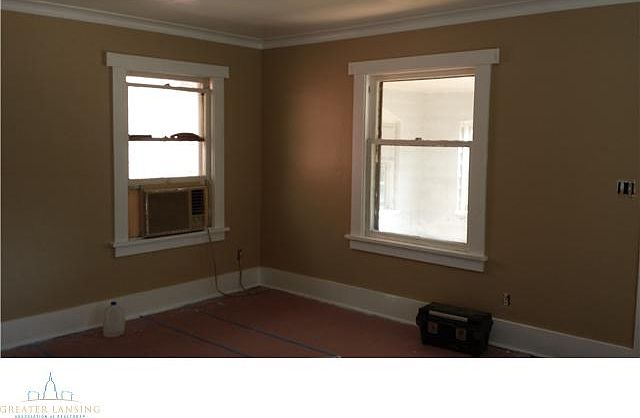 2nd image of 119 N Clemens Ave
