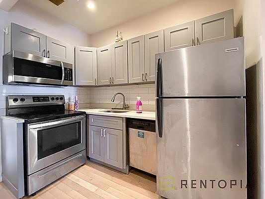 2nd image of 644 Wilson Ave #2L