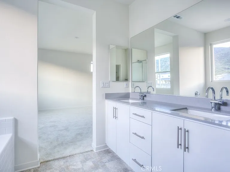 15812 Caterpillar Dr — Photo 33