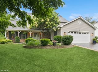 330 Carl Sands Dr, Cary, IL 60013