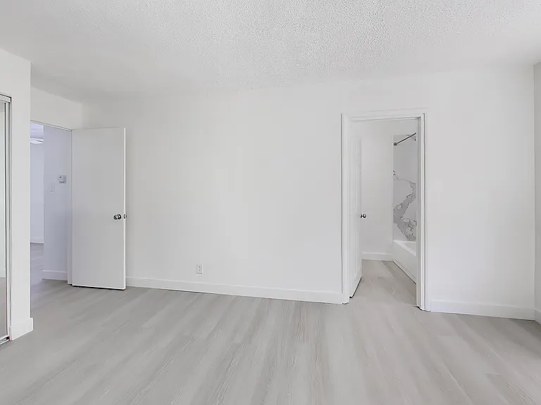 3012 E 18th St #5 — Photo 8