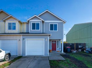 887 Silver Fox Dr, Central Pt, OR 97502