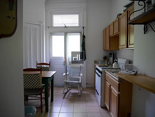 Rented by Highline Residential | media 9