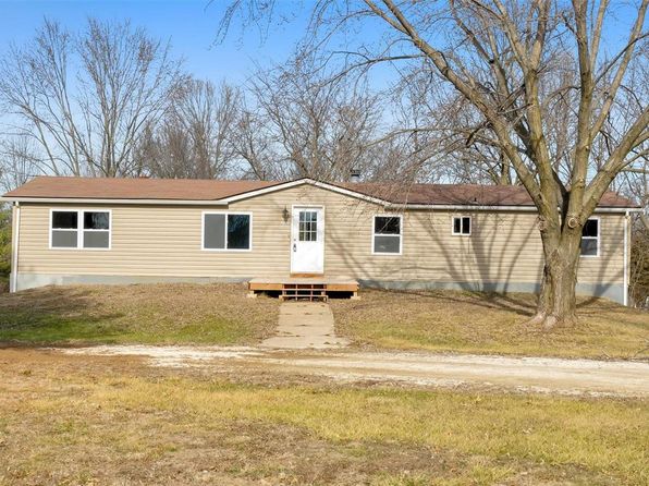 126 Highland Dr, Troy, MO 63379