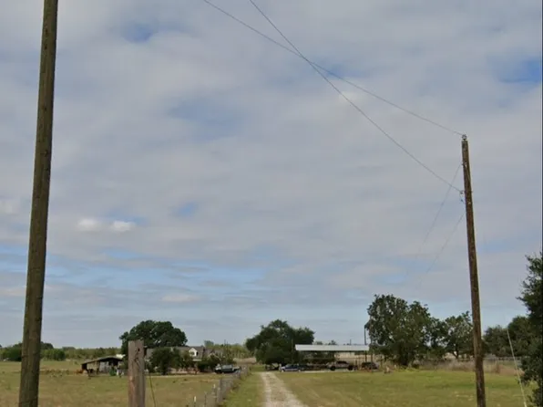 5615 fm 462, Moore, TX 78057