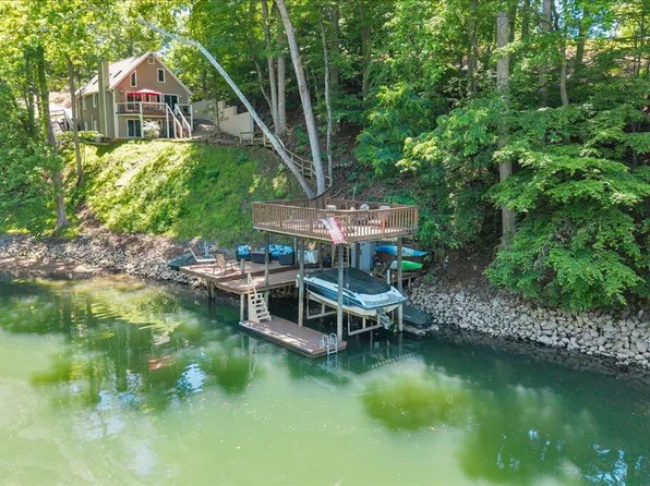 1101 Angela Ct, Moneta, VA 24121